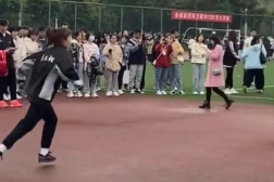 小姐姐体验跳高,小姐姐跳高体验记